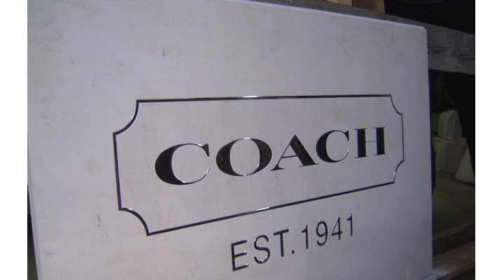 로고 - COACH