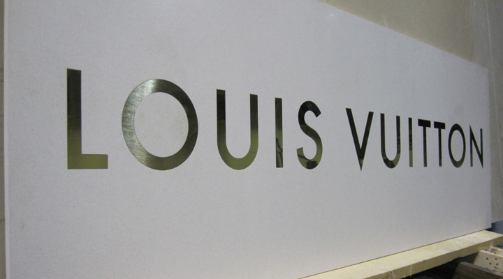로고 - LOUIS VUITTON